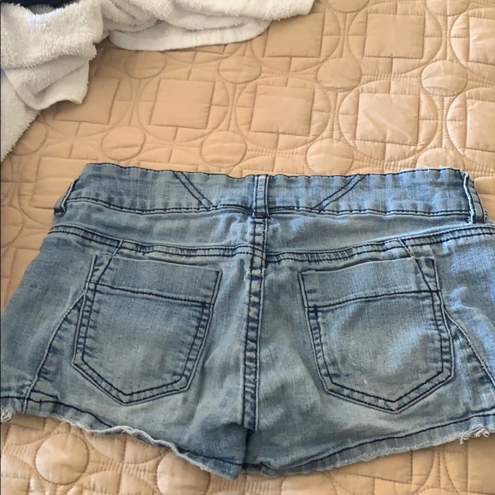 Shorts - Picture 2 of 3